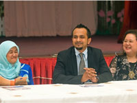 Pn SIti Aishah Ismail, Principle of SMK Darul Ehsan, Mr Akkbar Danial, Marketing Manager of Honda Malaysia & Ms Laura Lee, Programme associate of UNDP.